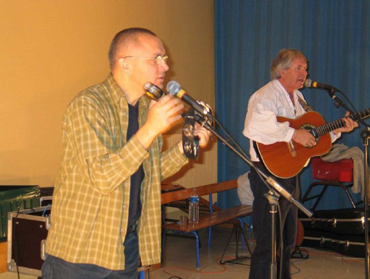 Chanteur et musicien pour une fête pour enfants